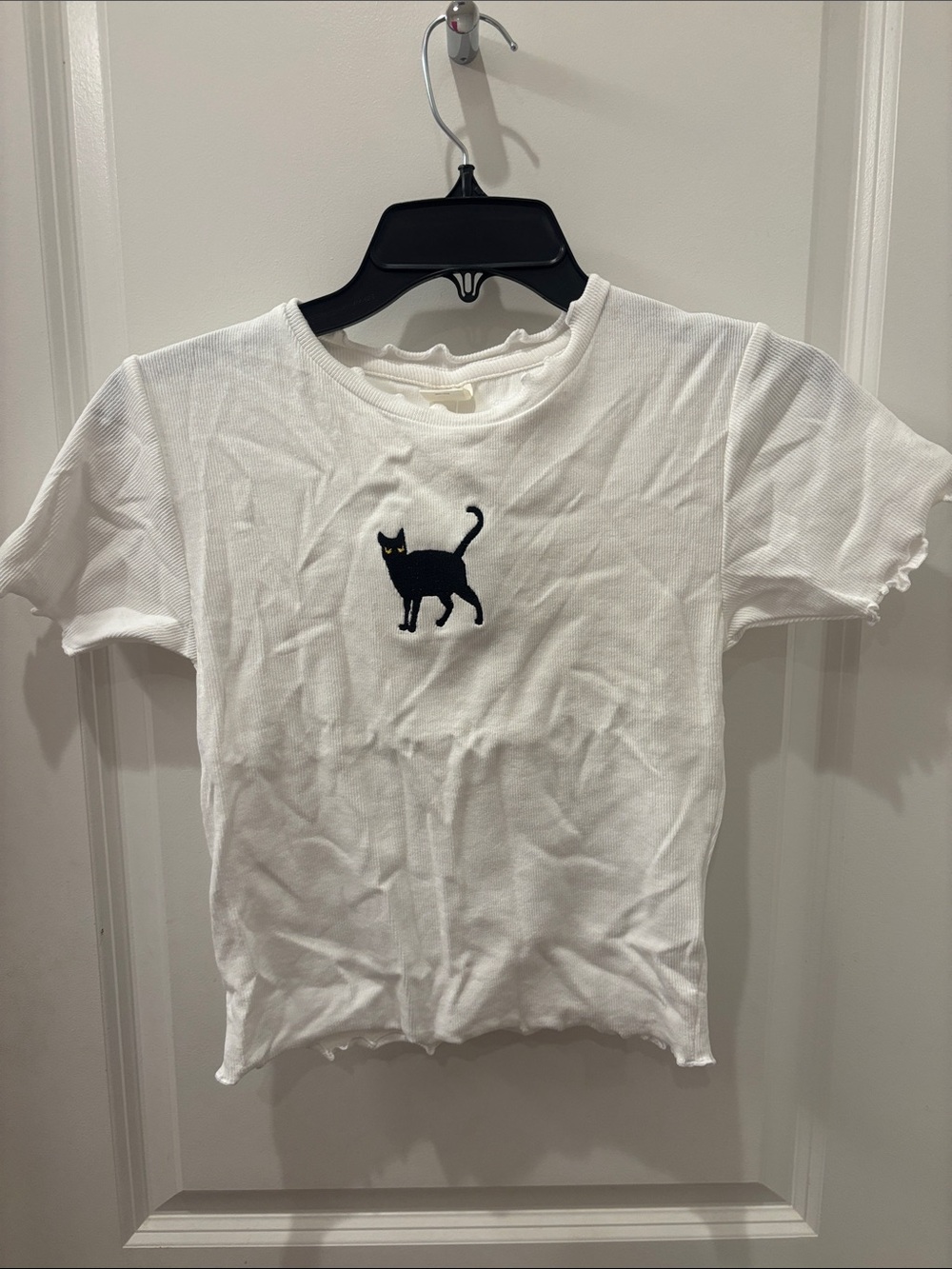 NWT Day Break White lettuce edge baby tee  with Black Cat Motif -S